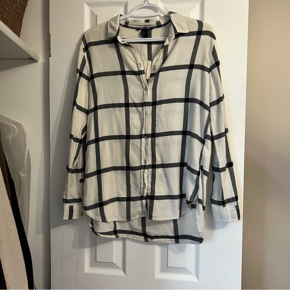 H&M Black & White Plaid Shirt - Picture 2 of 7